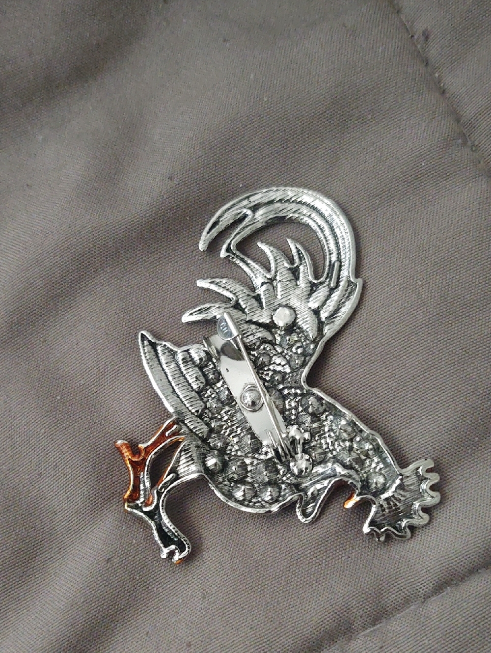 Red Rhinestone Rooster Brooch - Picture 3 of 3
